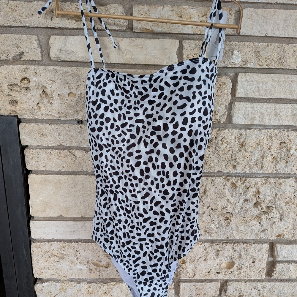 Classic Black & White Spot One-Piece Swimsuit